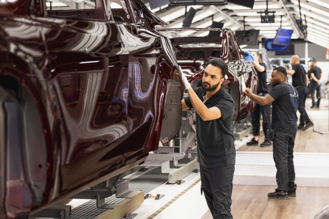 La producción industrial de la eurozona y la UE vuelve al terreno negativo y se contrae un 1,1%