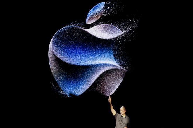 ¿Está en peligro el trono de Apple en  capitalización mundial?