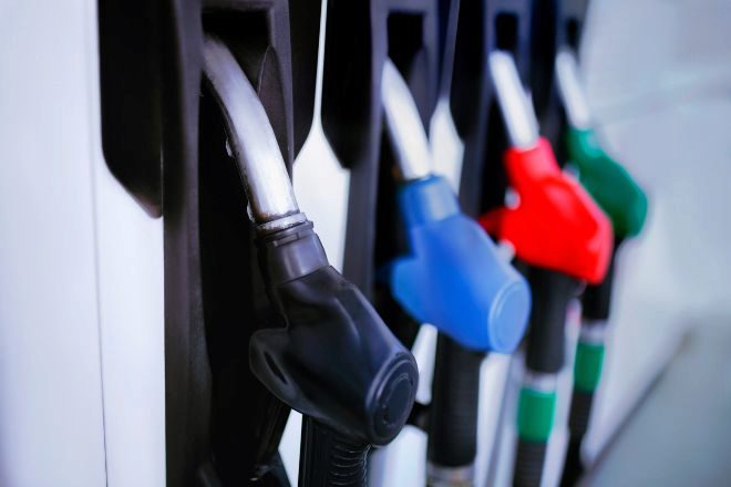 El descuento en los combustibles para transportistas baja desde mañana a cinco céntimos