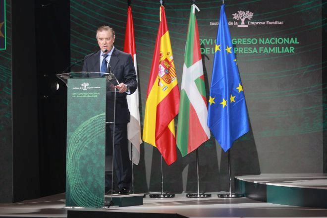 Sendagorta reclama a los políticos moderación y diálogo y que eviten la polarización