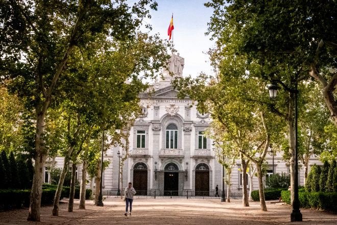 El Supremo declara que el salario mínimo se aplica a comerciales y profesiones análogas por cuenta ajena