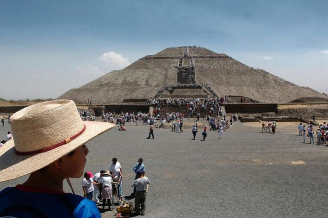 Área arqueológica de Teotihuacán, cercana a Ciudad de México, donde se pueden ver las pirámides del Sol y la Luna, entre otras.
