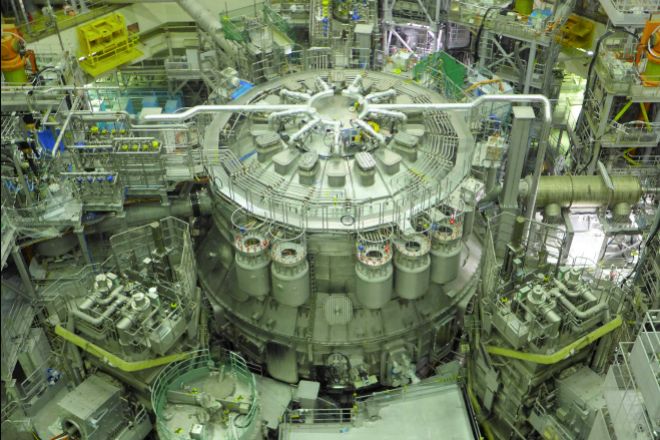 El reactor de fusión nuclear Tokamak JT-60SA, cuyo ensamblaje concluyó en 2020.