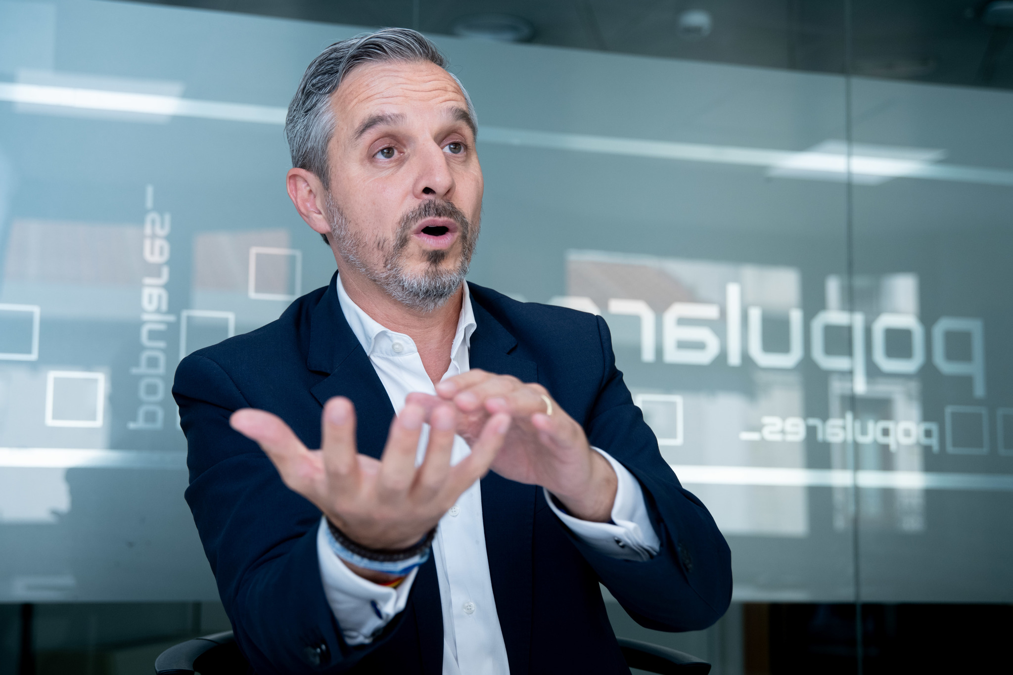 El PP dice que la jornada de 37,5 horas ya existe y se inclina por eliminar el impuesto a banca y energéticas