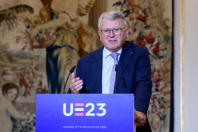 La tasa de paro de la eurozona sube una décima, hasta el 6,5%