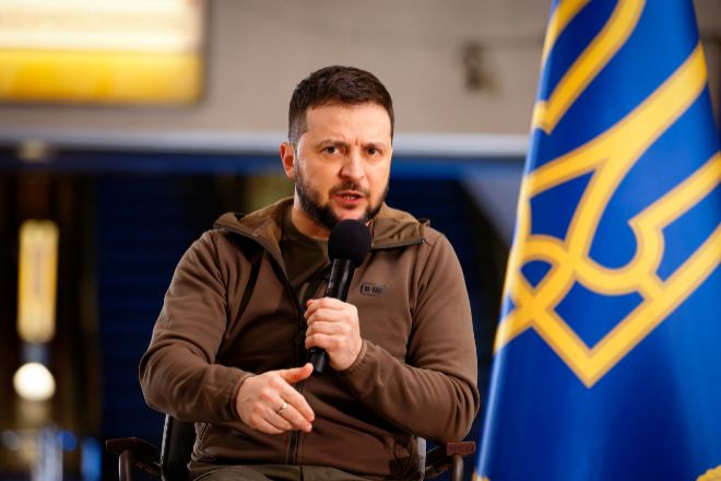 Zelenski sopesa convocar elecciones pese a la guerra, según su ministro de Exteriores