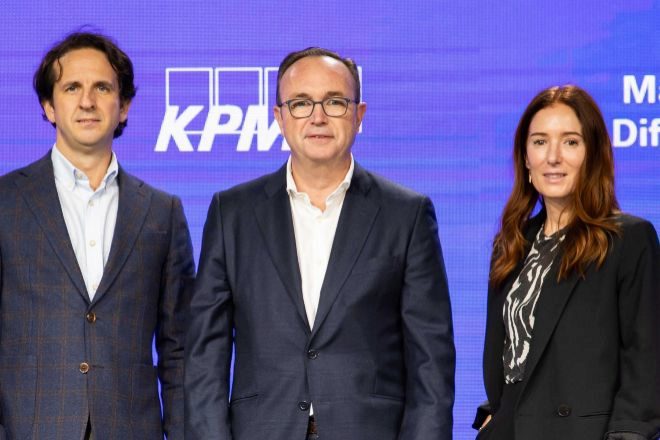 José Ramón Cuervo, Alberto Estrelles y Eva Hernando, de KPMG Abogados.