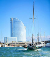 La regata está organizada por Marina Vela Barcelona y el Club Nàutic...