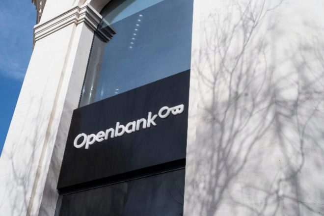 Openbank paga 120 euros por domiciliar nóminas de al menos 900 euros