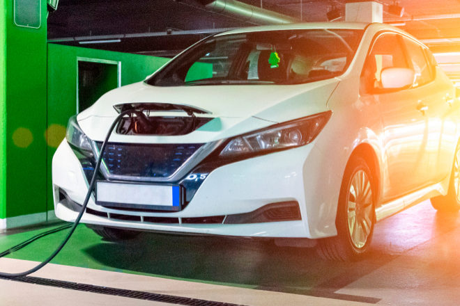 Europa duplica a China en el precio de los coches eléctricos