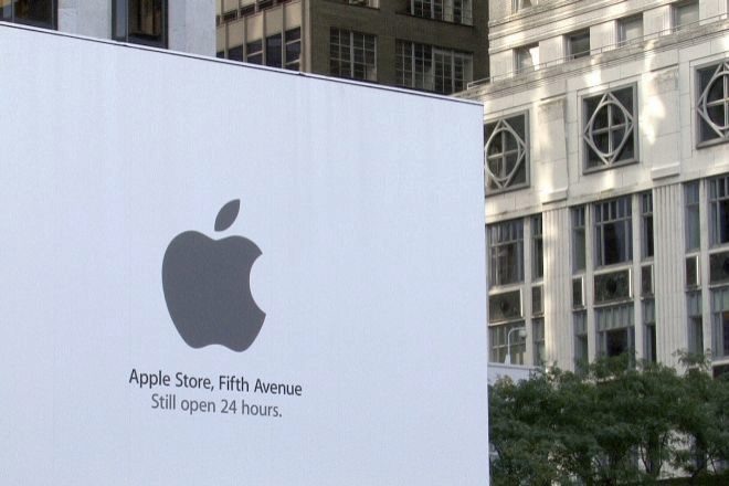 Cartel de la tienda de Apple en la famosa Quinta Avenida de Nueva York (EEUU)