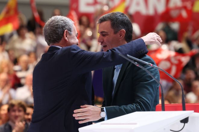 José Luis Rodríguez Zapatero y Pedro Sánchez, el pasado domingo en Ifema (Madrid).