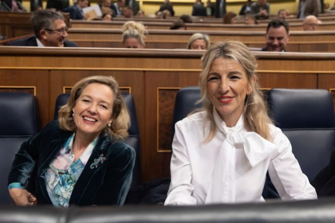 Calviño y Díaz sostienen su dura pugna por el impuesto a la banca