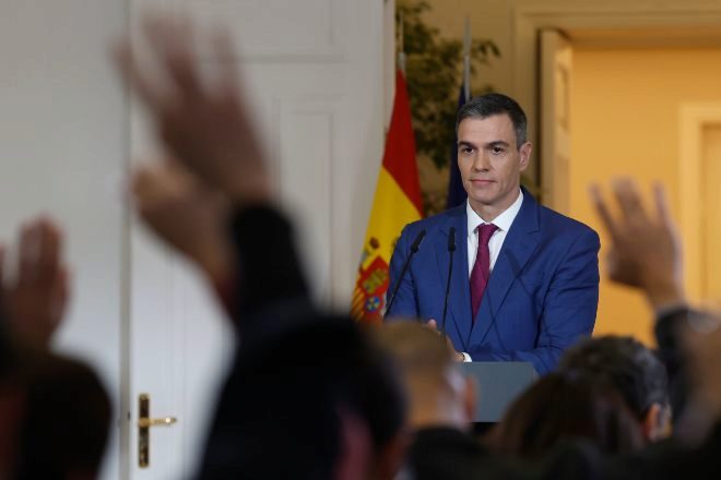 El BOE publica las rebajas del IVA a alimentos, descuentos al transporte, impuestos de la luz, a la banca y energéticas
