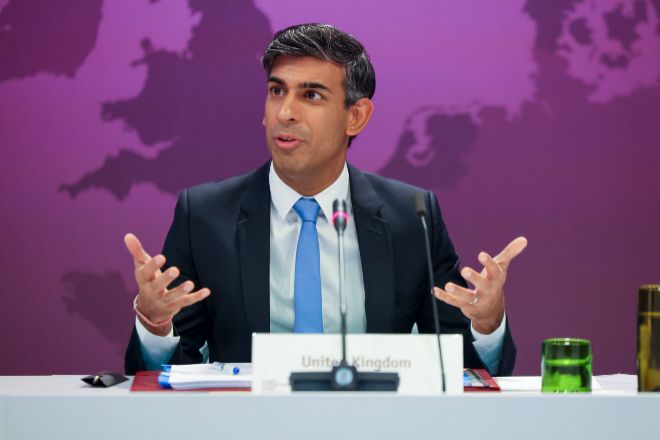 Sunak adelanta nuevas bajadas de impuestos en su mensaje de final de año
