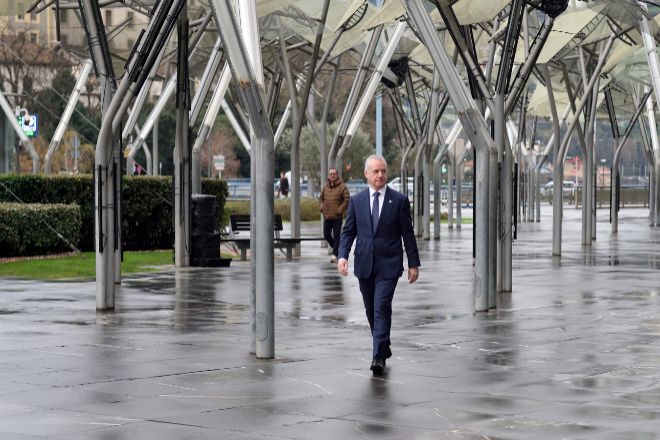 Urkullu arremete contra ELA y LAB y avisa que el presupuesto público no soporta todo