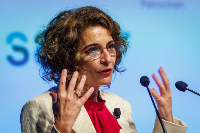 Hacienda anuncia que elevará el mínimo exento en el IRPF en 2024 para adecuarlo a la subida del SMI