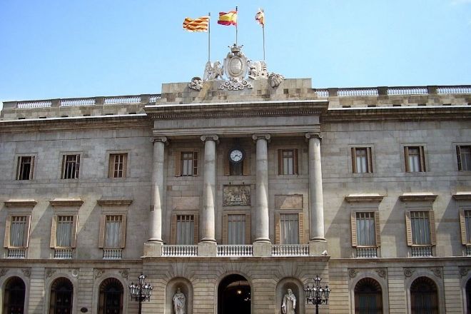 Barcelona firma dos nuevos créditos y su deuda supera los 1.000 millones