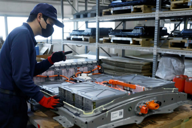 El motor español optará por el avión para mitigar la falta de componentes