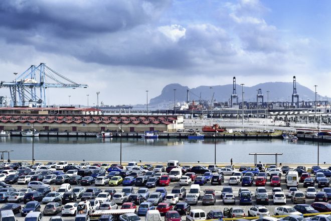 Los puertos de Algeciras y Valencia, estratégicos ante la crisis del mar Rojo