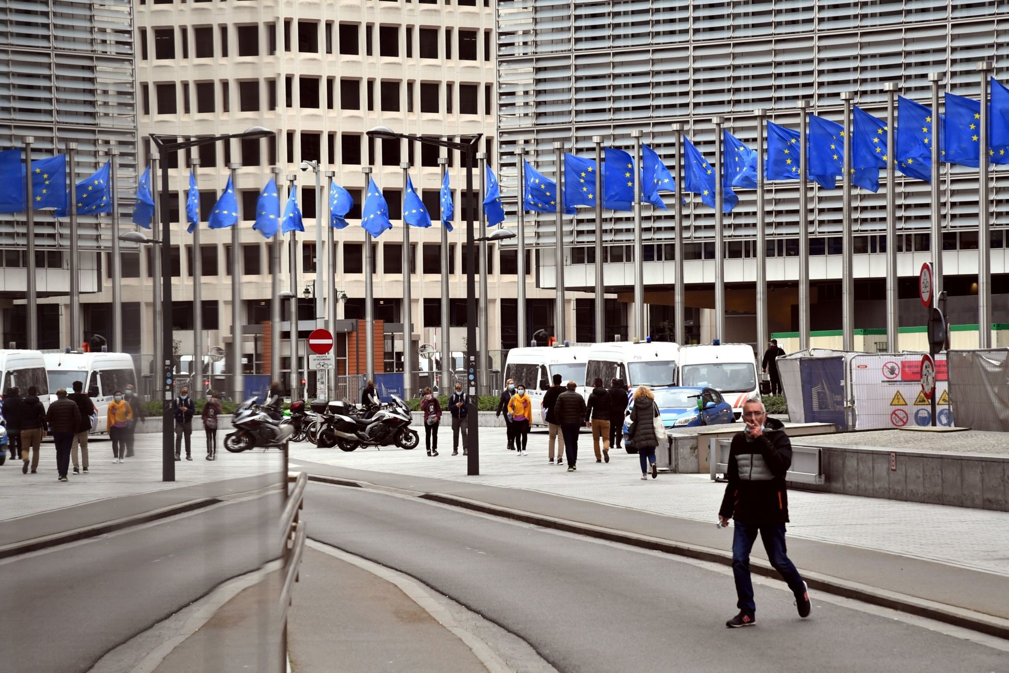 La economía de la zona euro sigue débil en enero pero muestra señales de mejoría