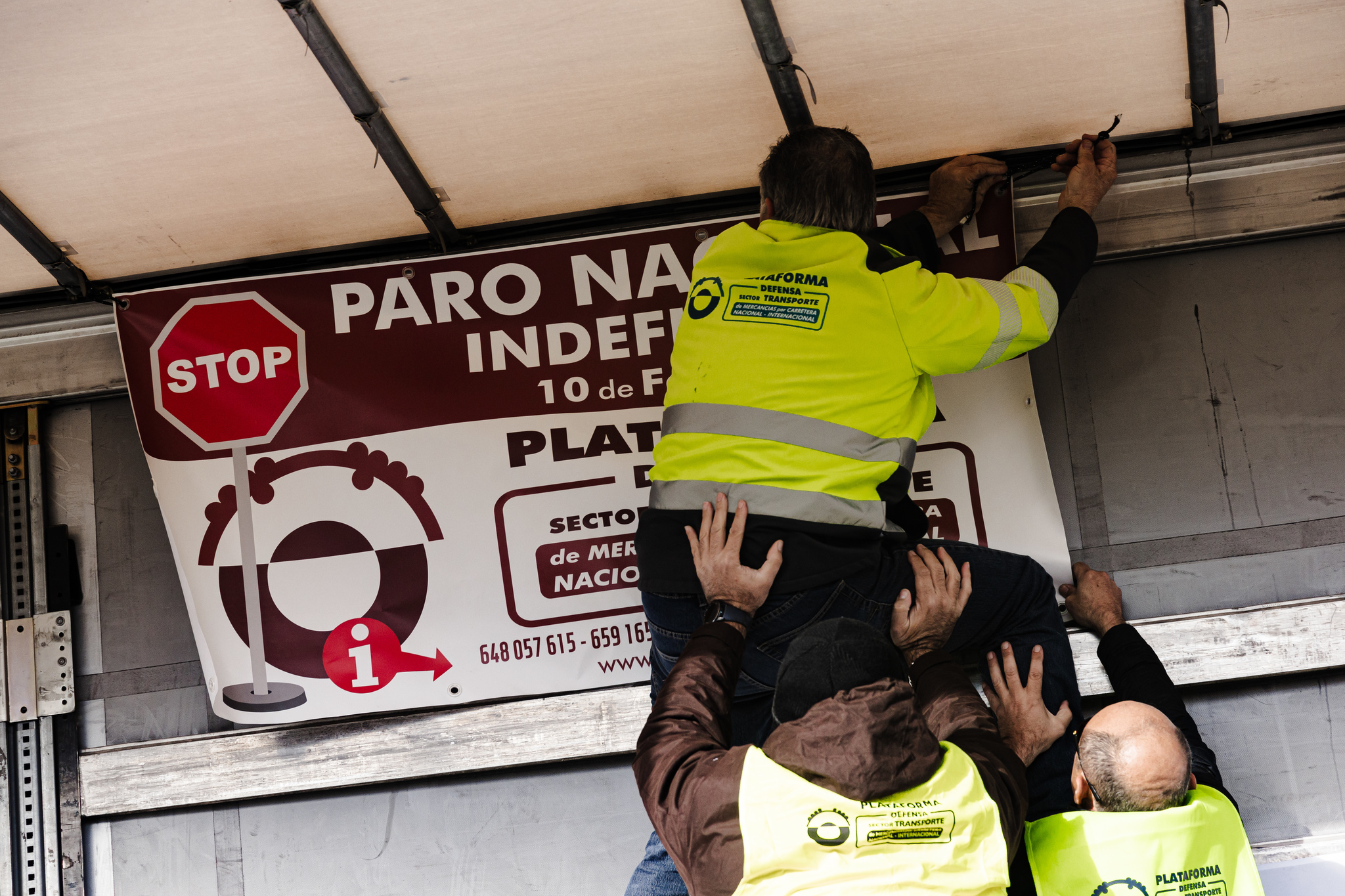 Los transportistas autónomos y pymes desconvocan su paro nacional