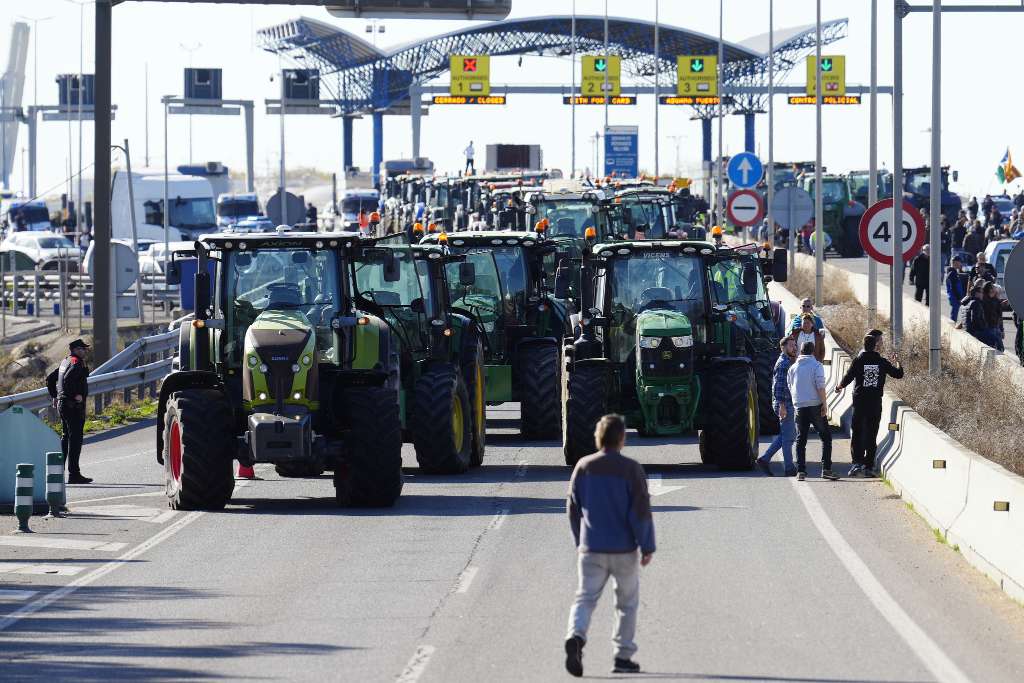 Bruselas cede ante el campo y congela la obligación del barbecho