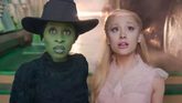 Las actrices Cynthia Erivo y Ariana Grande en la pel�cula &quot;Wicked&quot;.
