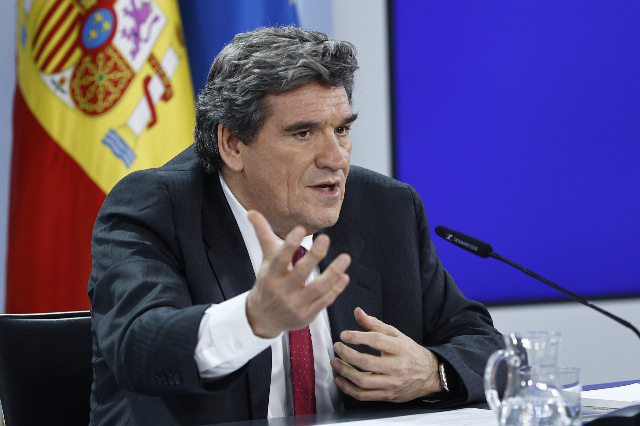 El Gobierno adelanta la subida del 2% a los funcionarios para este año
