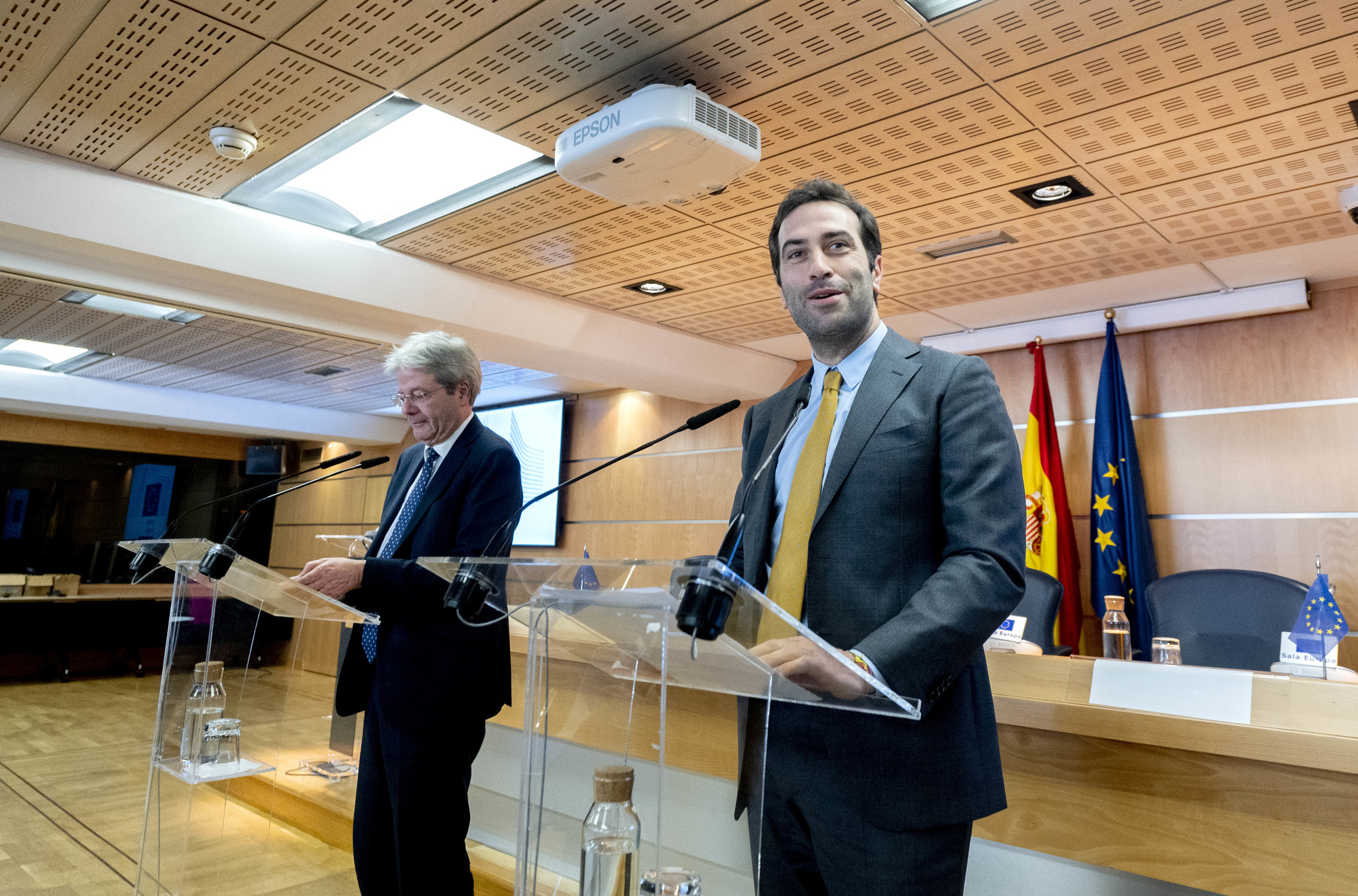 España y Bruselas pactan ampliar el plazo de evaluación del pago de los fondos europeos