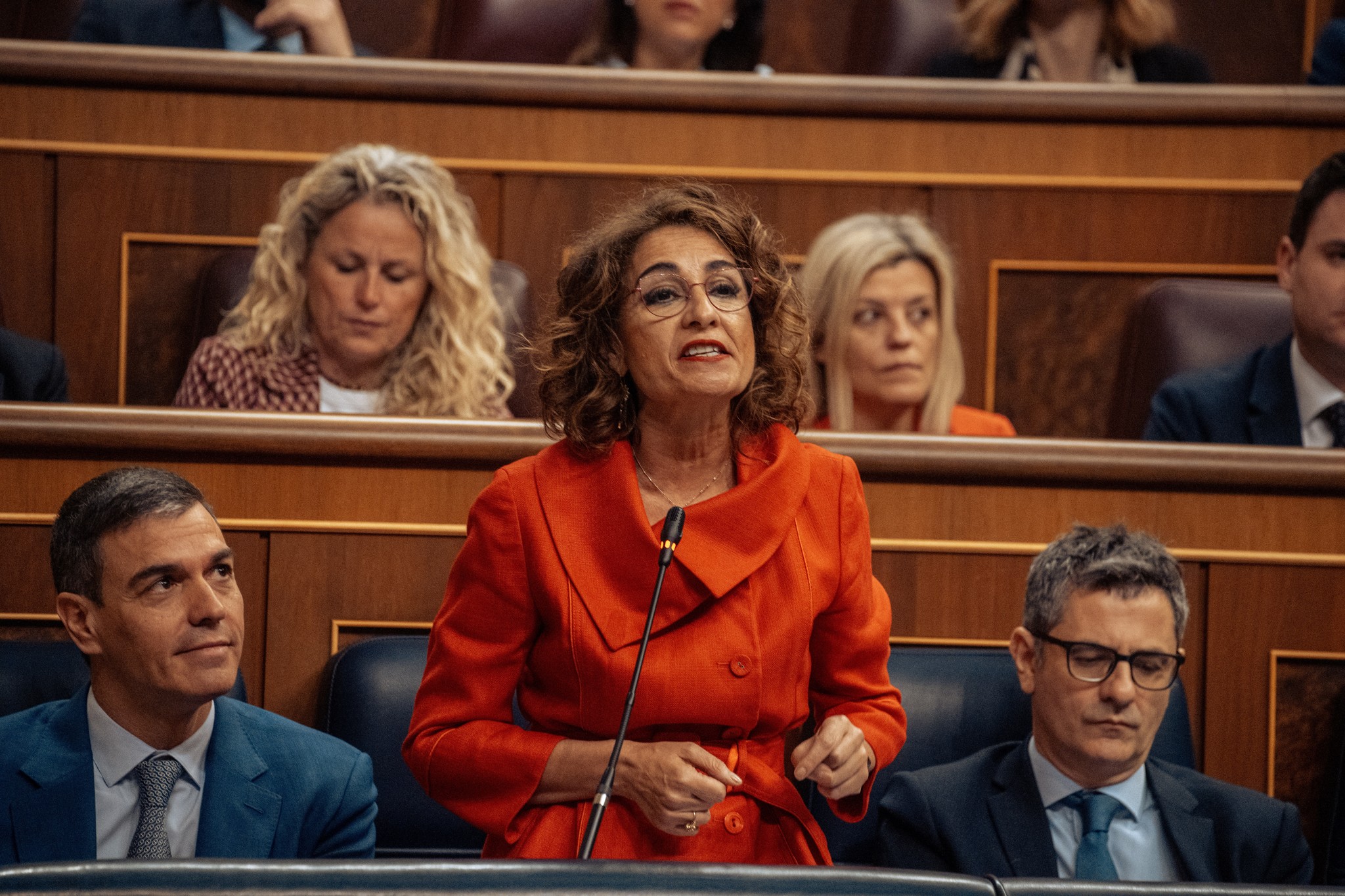 El déficit cae al 3,7% en 2023 y suaviza en 3.000 millones el ajuste de 2024
