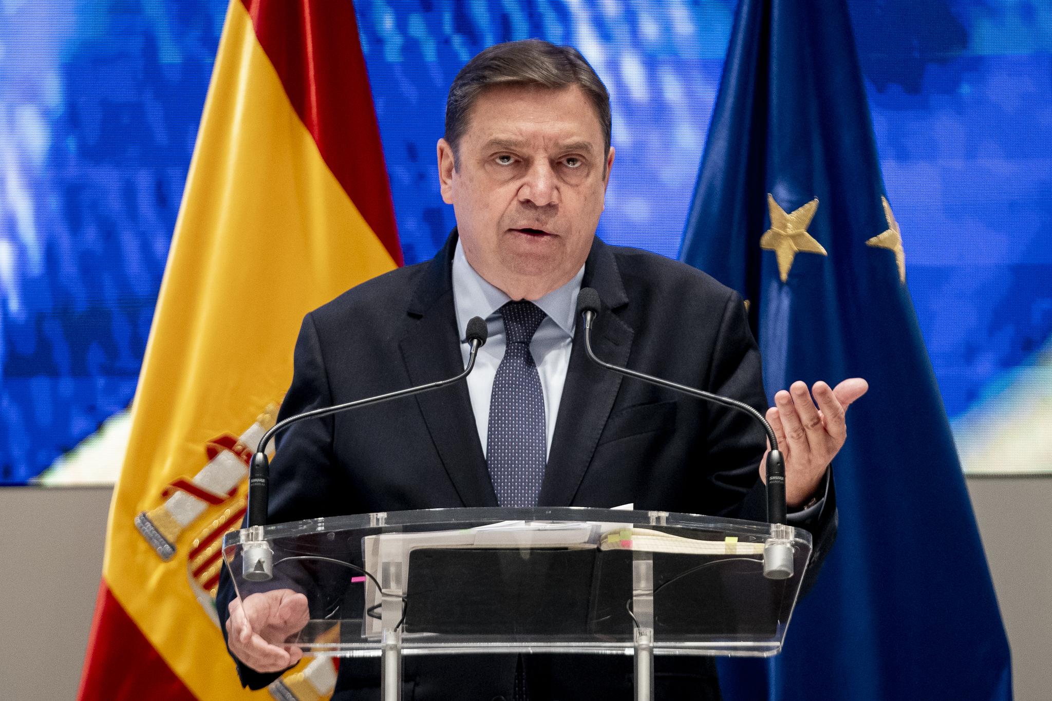 Planas promete a los agricultores 700 millones de euros en créditos y medidas de alivio fiscal
