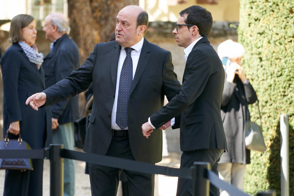 EH Bildu daría el sorpasso al PNV y ganaría las elecciones vascas, según el CIS