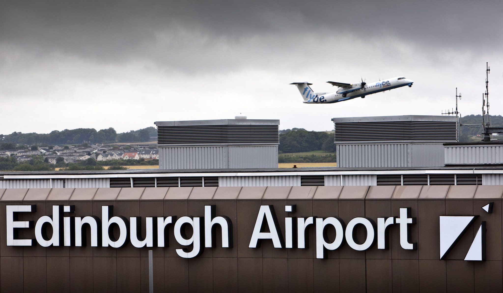 El aeropuerto de Edimburgo cambiar de manos. Su nuevo principal accionista es el grupo francs Vinci.