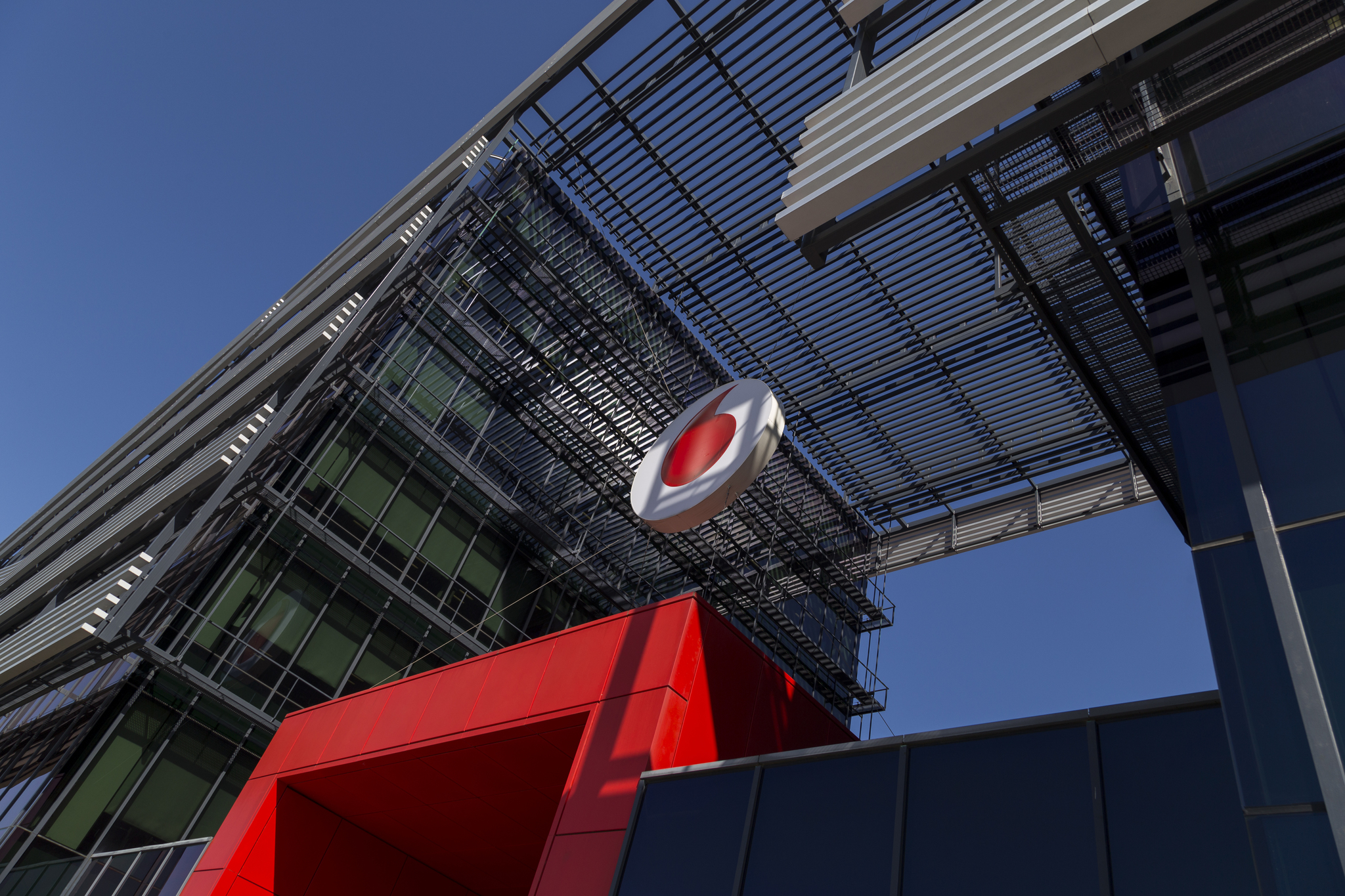 La filial de Vodafone en la India sube un 4% tras lanzar una oferta pública par captar 2.160 millones de dólares