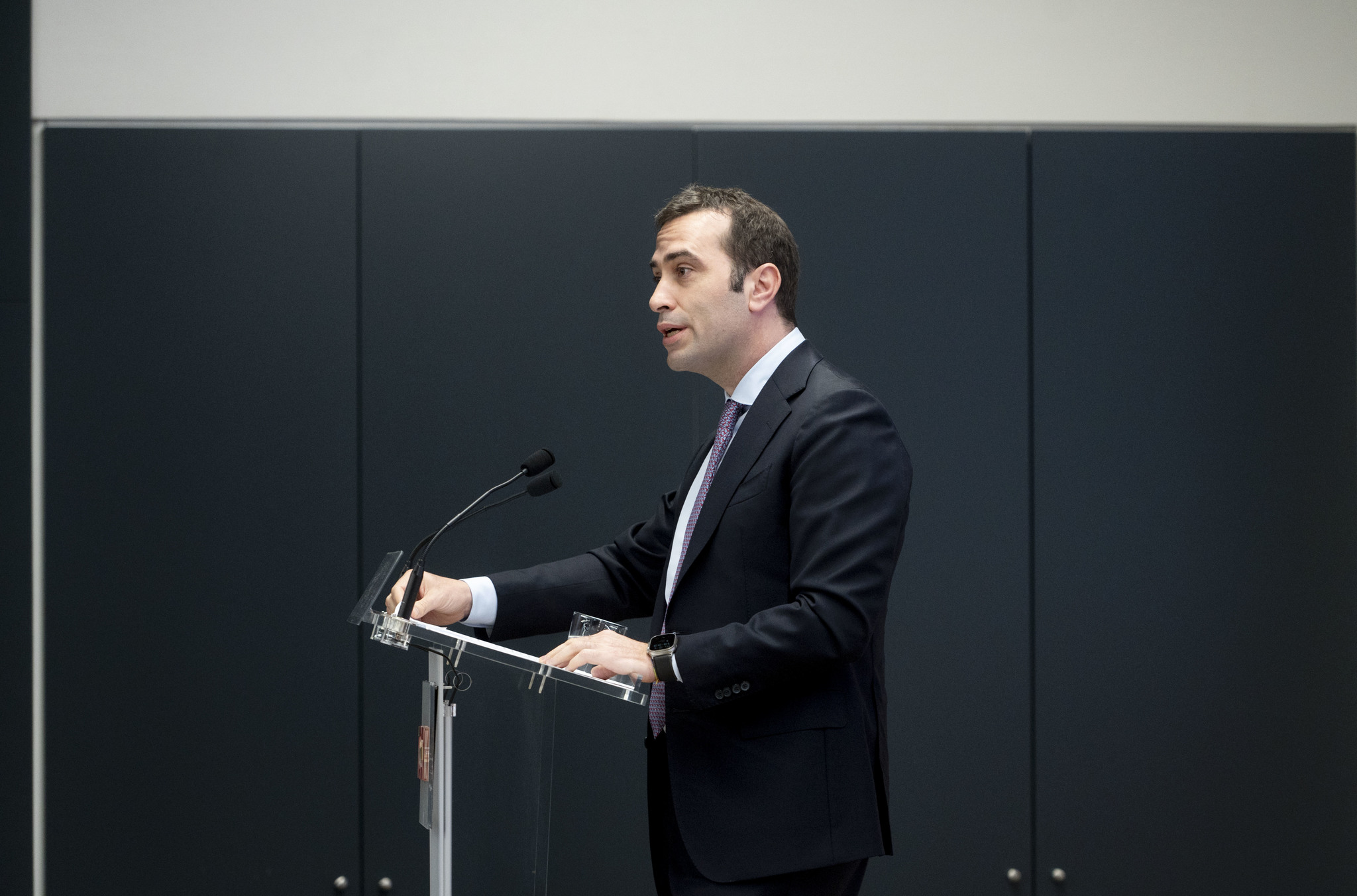 Cuerpo advierte a BBVA de que «el Gobierno tiene la última palabra» en la opa sobre Sabadell