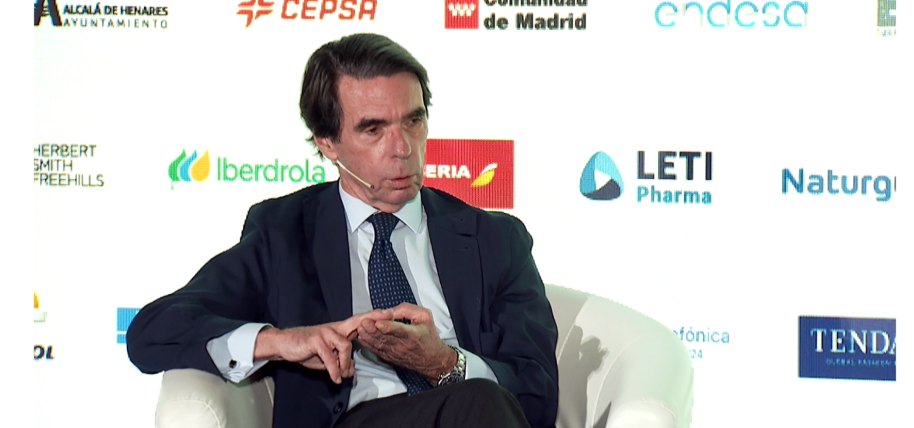Aznar: «El PSOE ha dejado de ser un partido constitucionalista para convertirse en una secta sanchista»