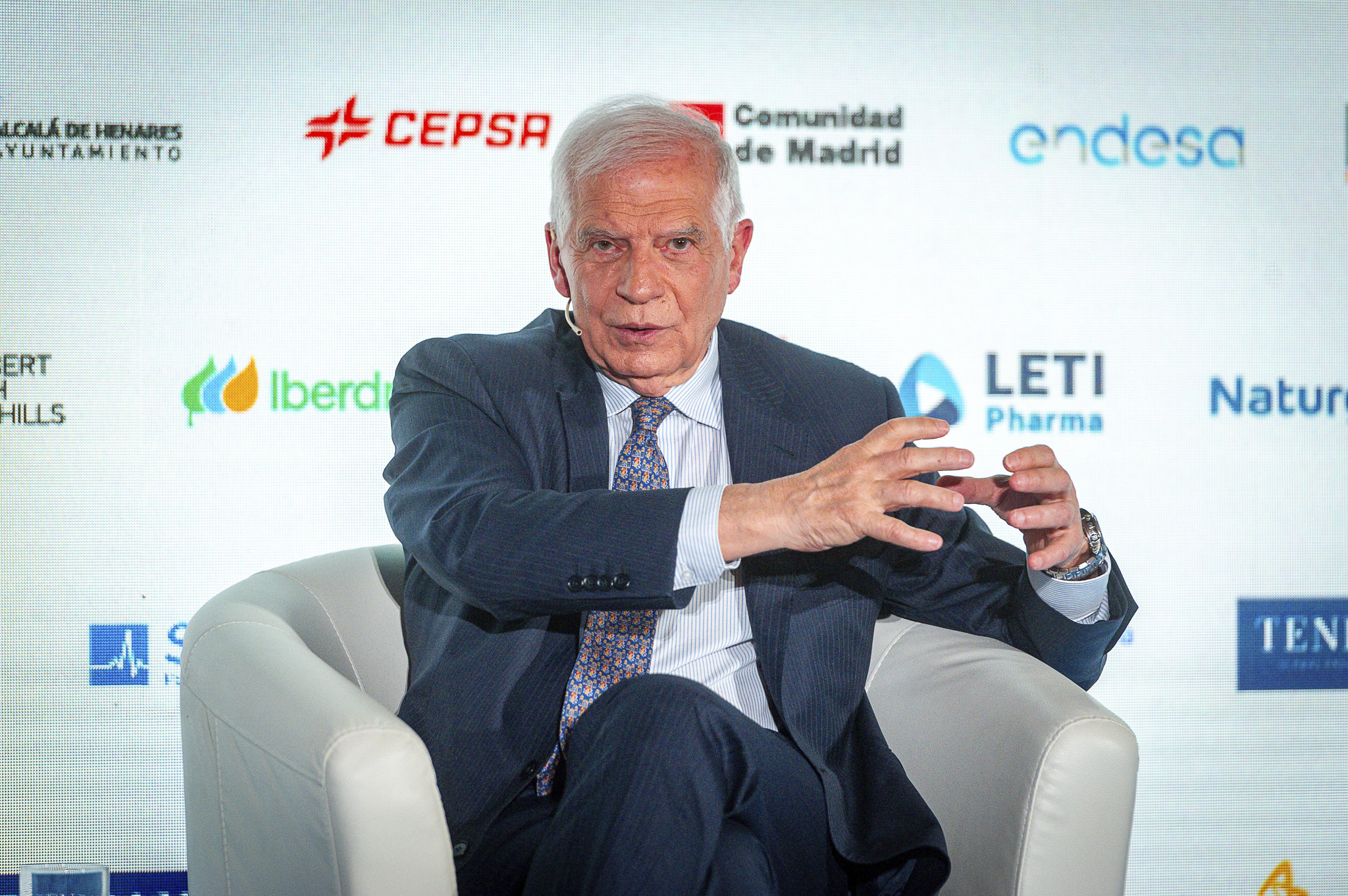 Borrell: «EEUU ha demorado seis meses su ayuda militar a Ucrania, nada excluye que los rusos rompan el frente»