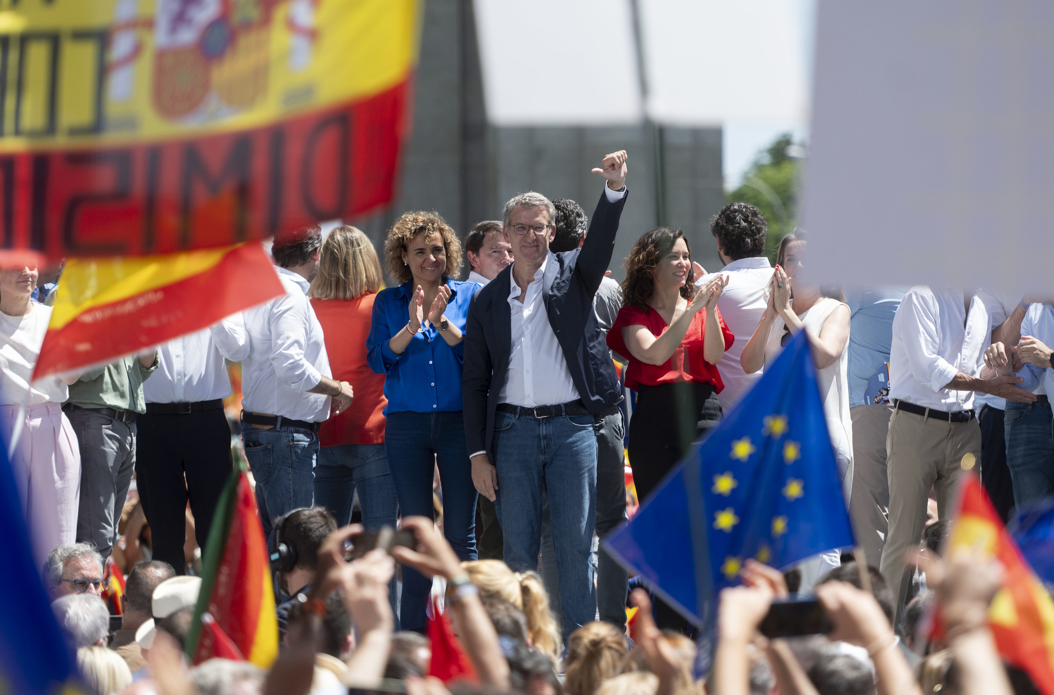 Sánchez y Feijóo  repiten en las europeas  la campaña del 23-J