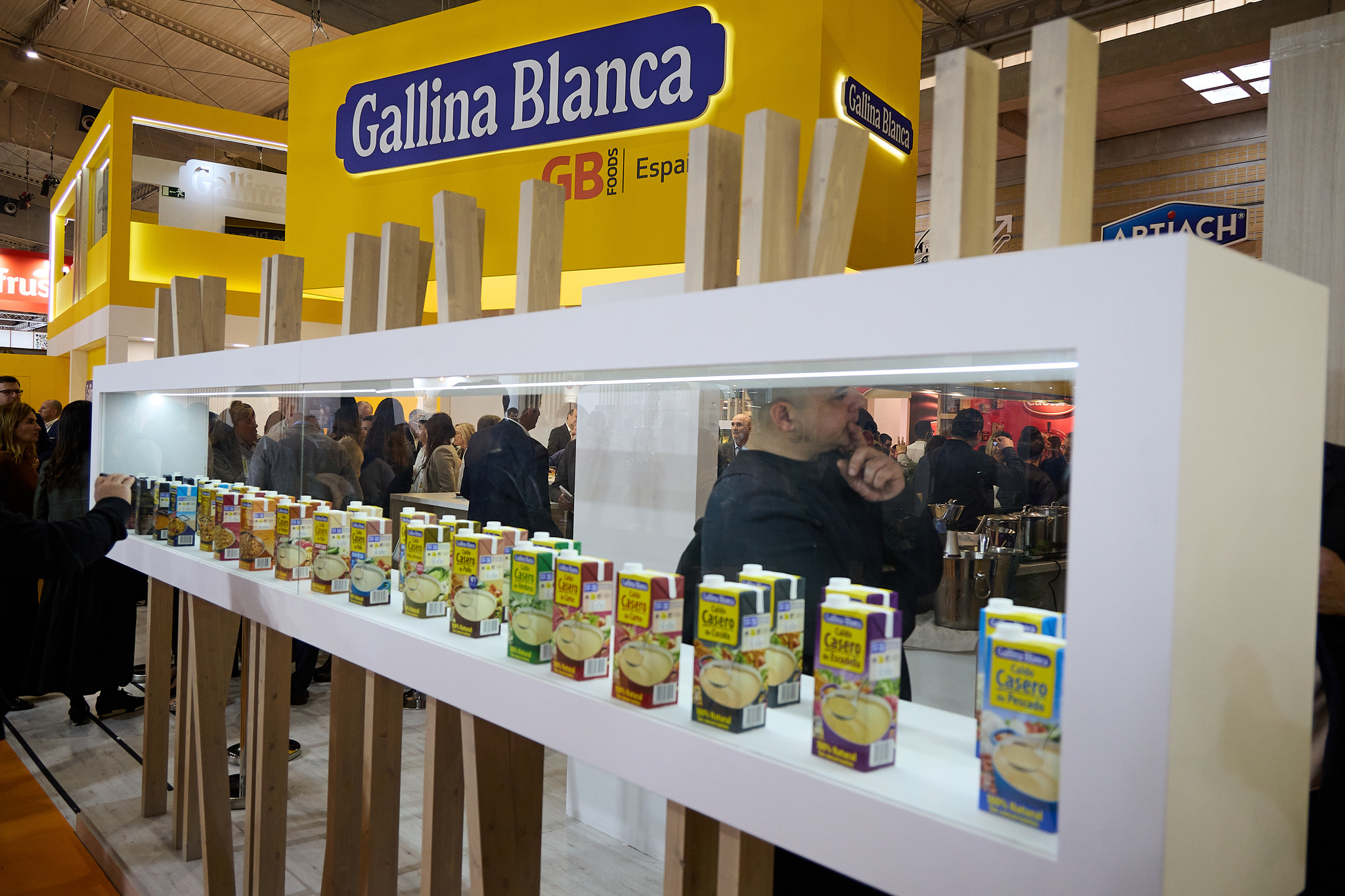 GBfoods vende dos filiales a La Linea Verde y mantiene beneficios La antigua Gallina Blanca ganó el año pasado 126,6 millones de euros, un 2,3 más que en 2024, con una facturación de 1.441 millones (+1,7). La empresa cerró en 2025 una adquisición en Senegal. Leer