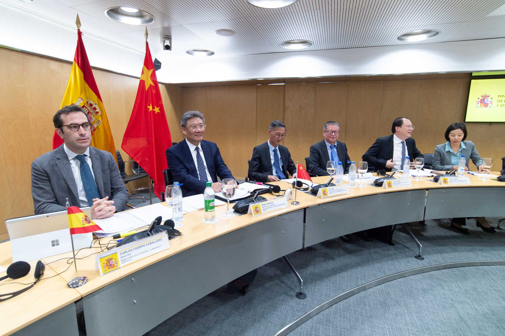 España y China pactan impulsar la supresión de trabas para sus empresas en ambos países