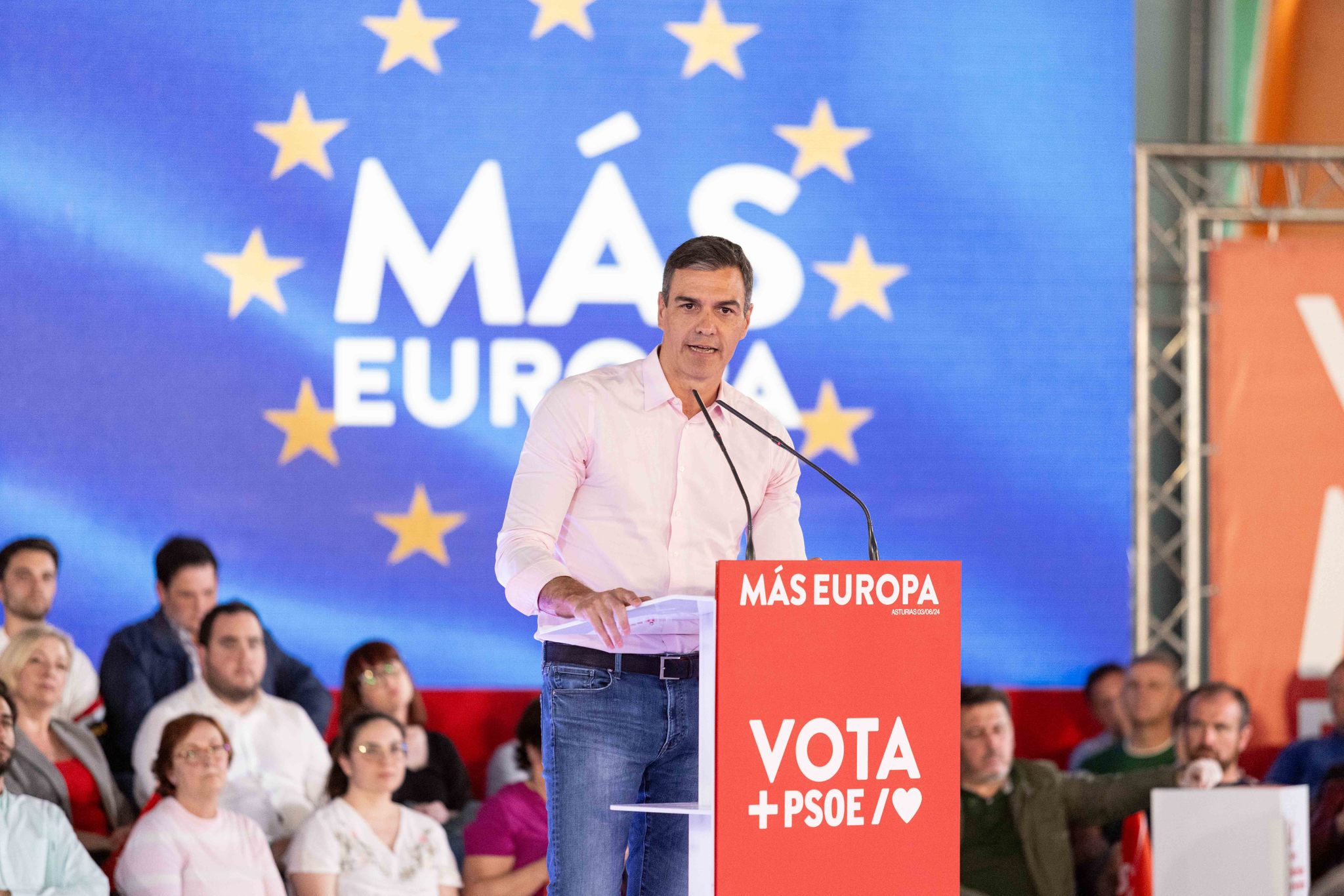 Sánchez impide a la UE frenar a los extremistas