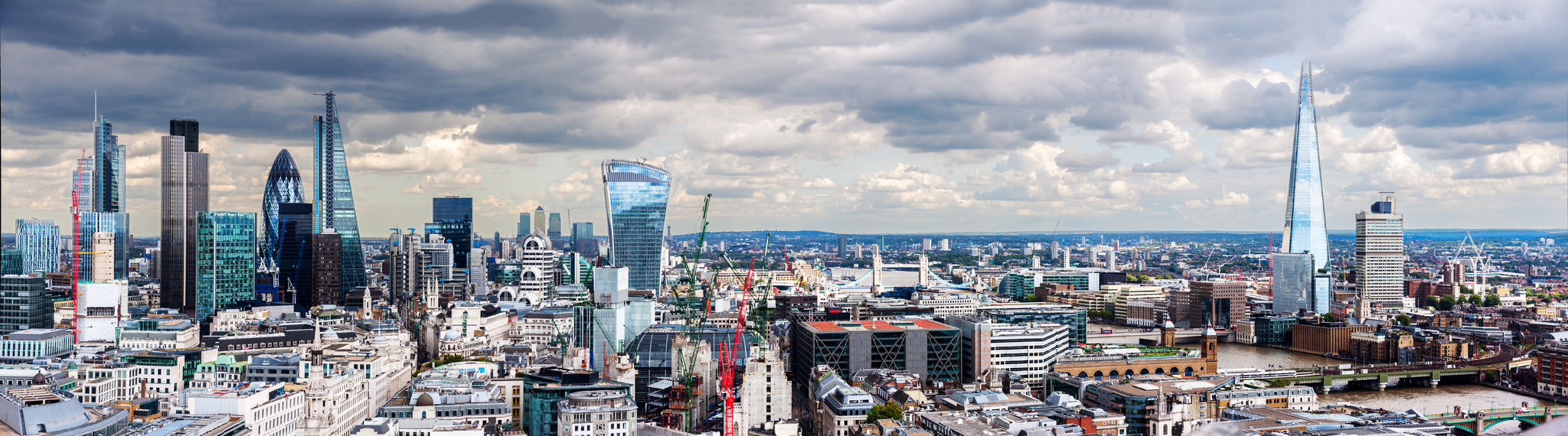 La economía británica se estanca en abril justo tras salir de la recesión