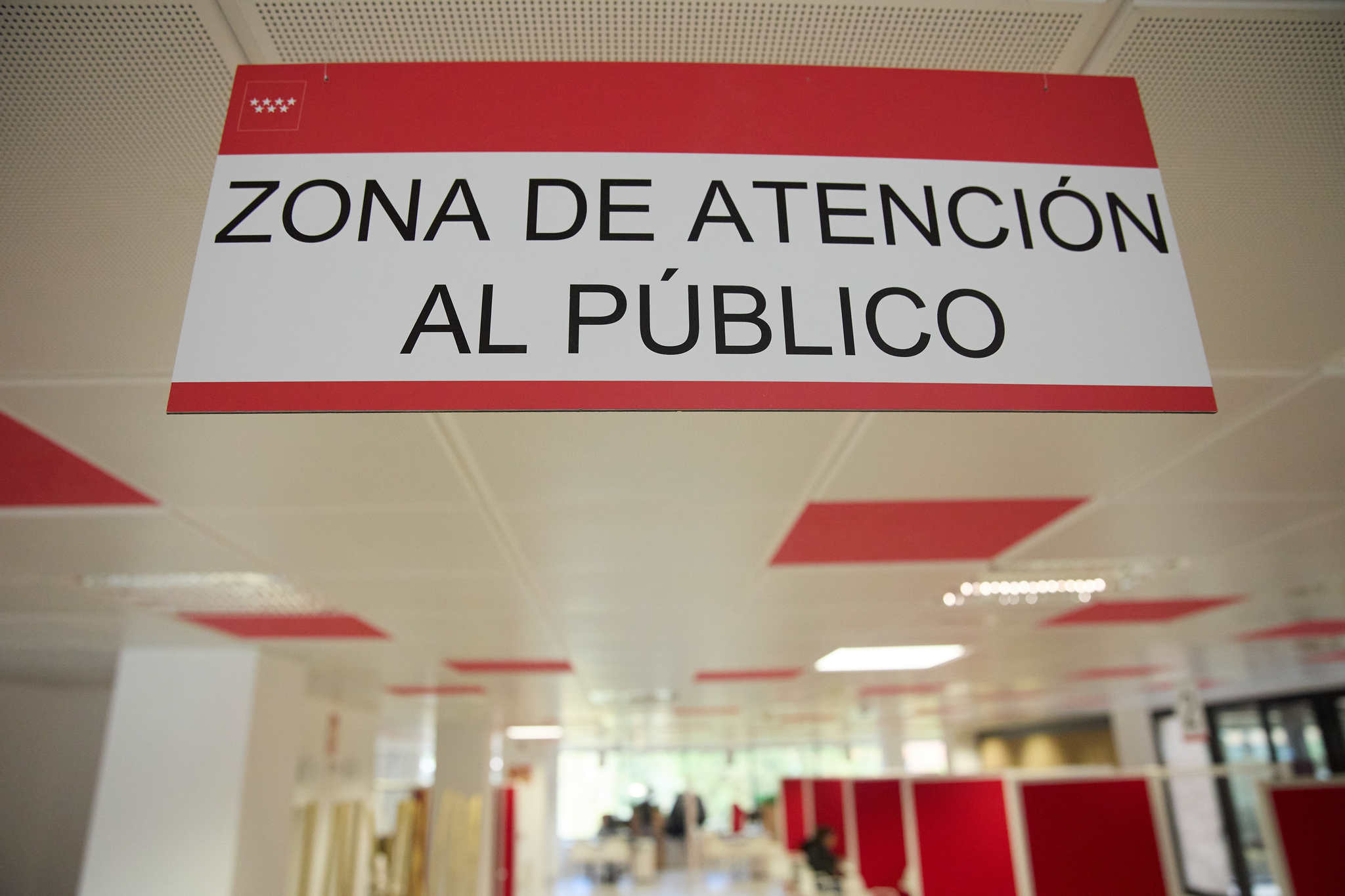 El paro baja en junio en 46.783 personas y la Seguridad Social gana 71.095 afiliados