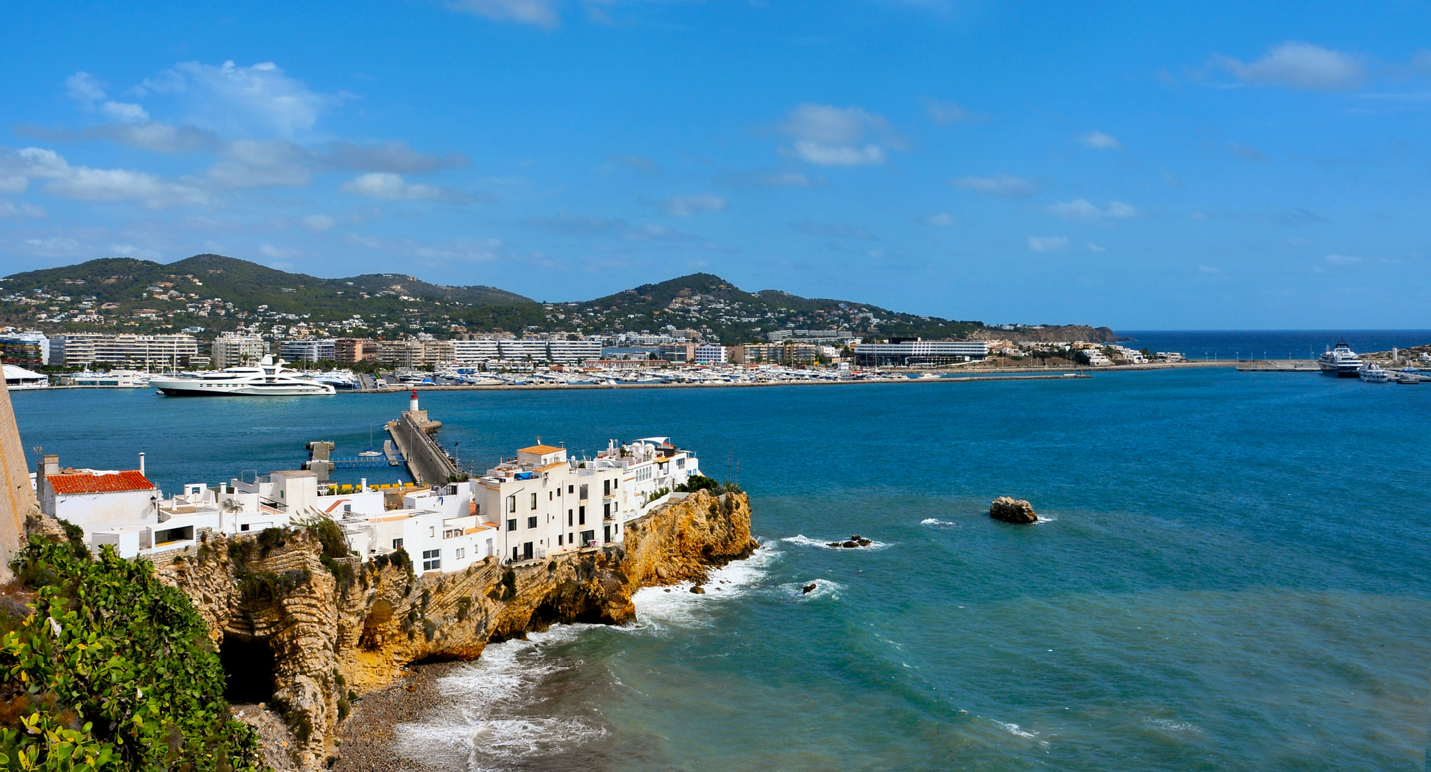 Baleares concentra las zonas más exclusivas de vivienda costera y las que más suben