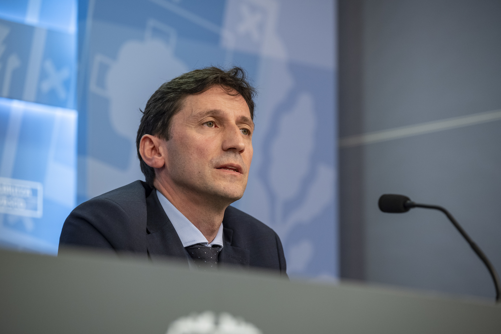 Pradales promete compaginar rigor fiscal e inversión estratégica