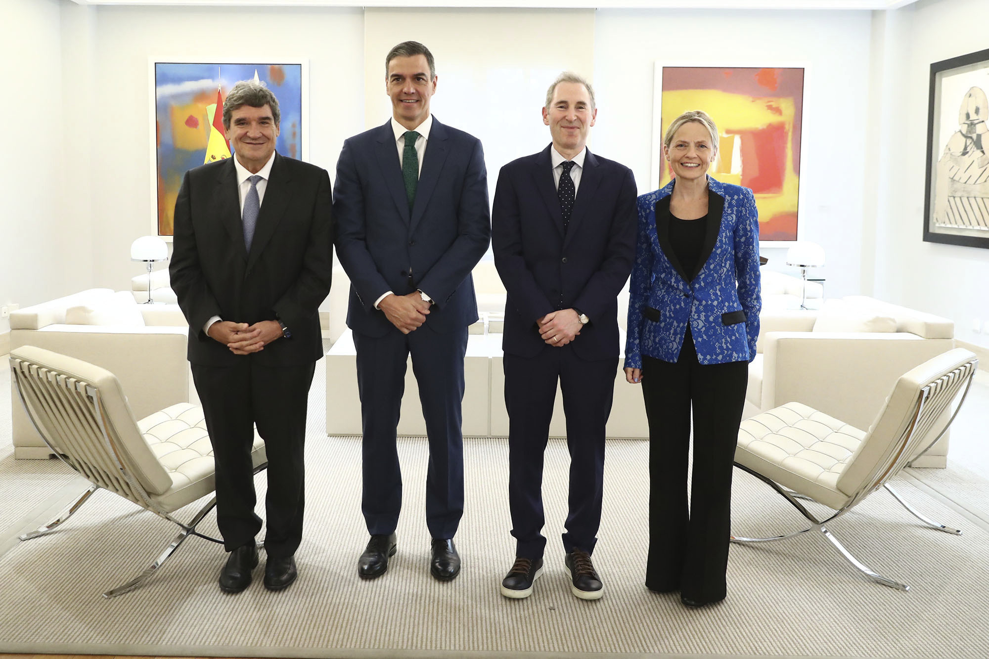 Sánchez defiende la «experiencia acreditada» de Escrivá para el Banco de España