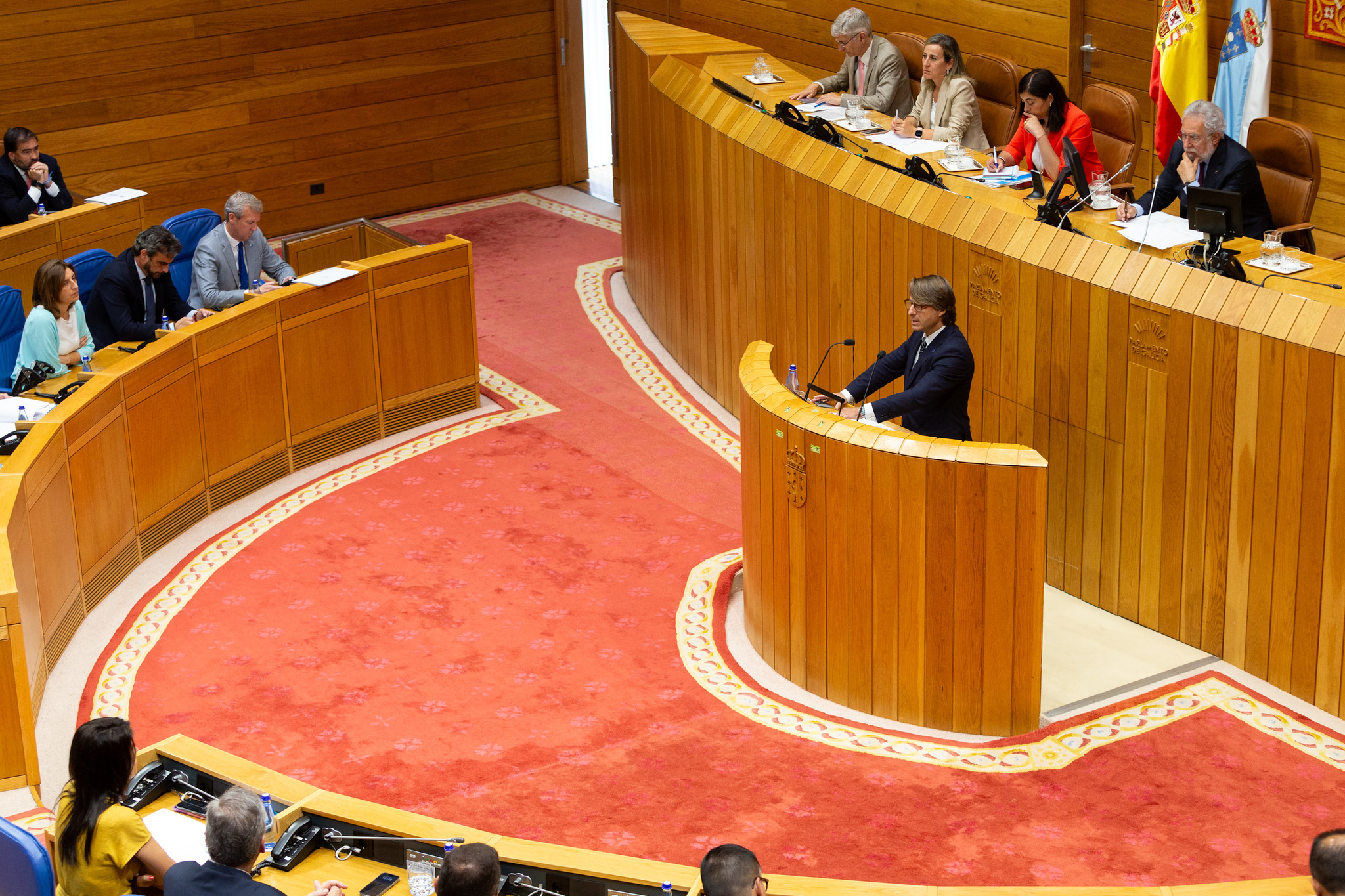 El Parlamento gallego aprueba el techo de gasto para 2025, que asciende a 13.954 millones