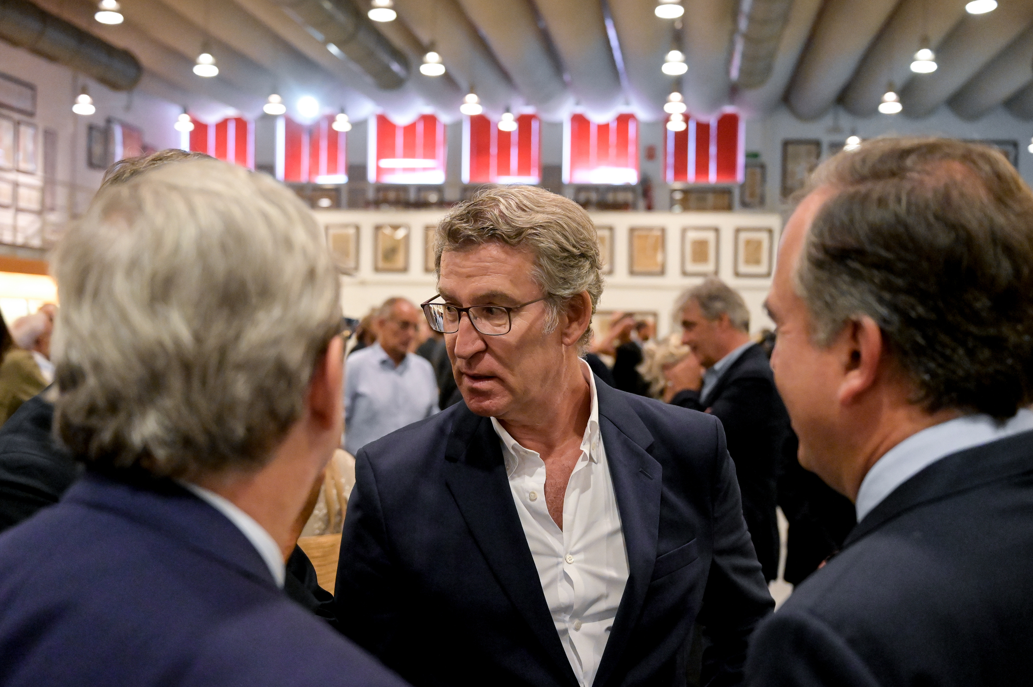 El Gobierno fracasa en su «divide y vencerás» a los barones del PP