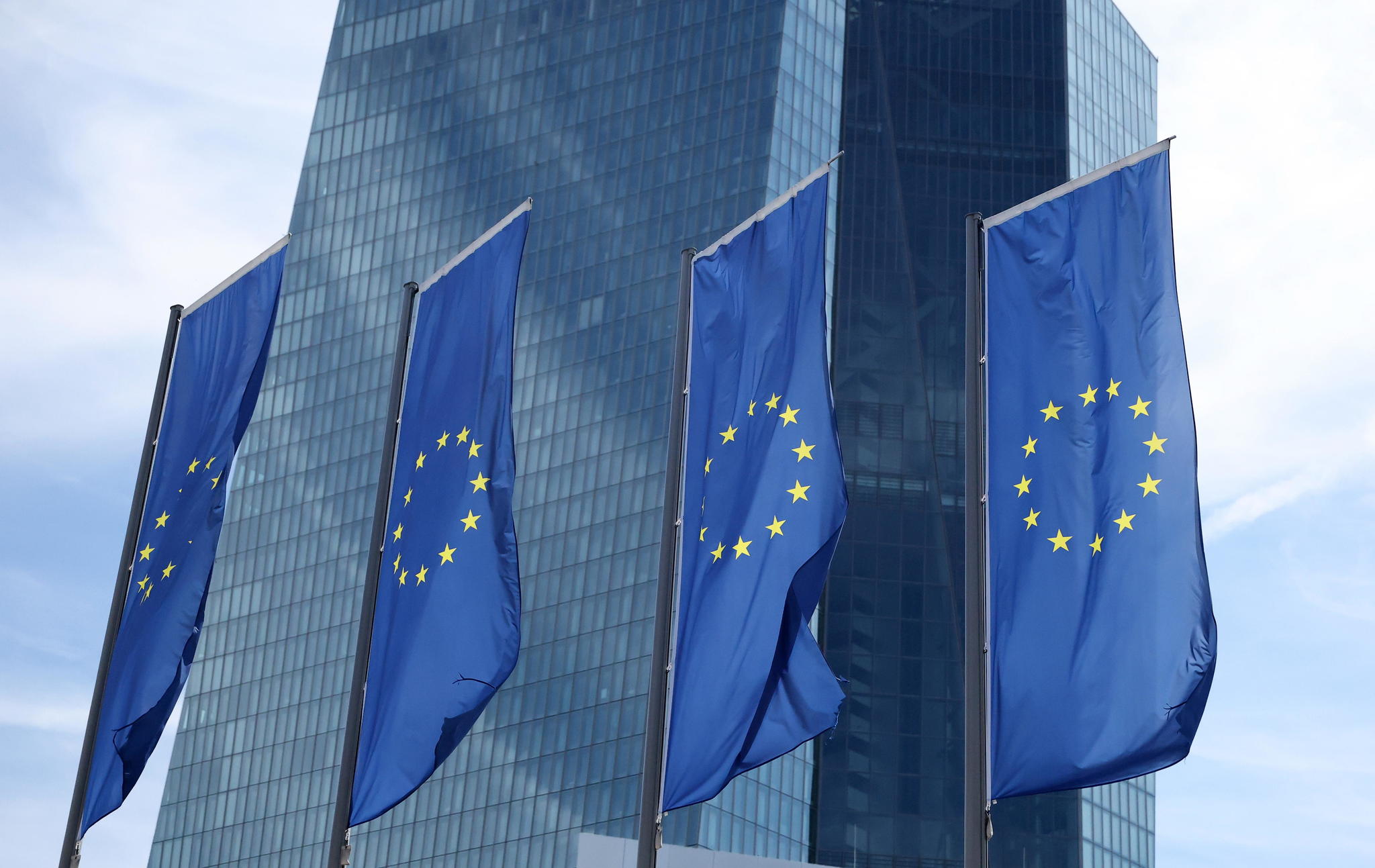 La inflación de la eurozona cae a mínimos de tres años y allana el camino a una bajada de tipos
